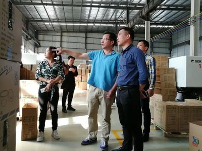 廣西柳州市市場監(jiān)管局“現(xiàn)場教學(xué)”加強(qiáng)工業(yè)產(chǎn)品生產(chǎn)許可獲證企業(yè)后續(xù)監(jiān)管